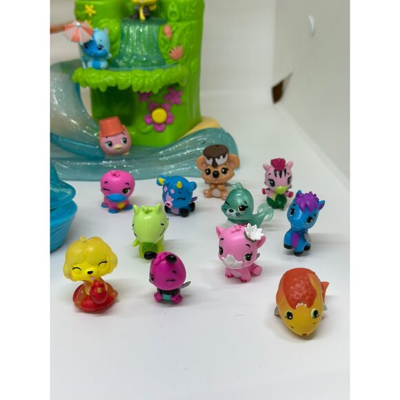 Hatchimals Tropical Island Party Interactive Playset Multiple Figures Lights Sou - Picture 7 of 12